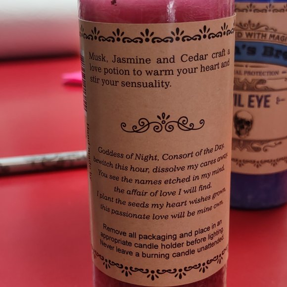CANDLE - LIMITED EDITION - Witches Brew Halloween Candles - LOVE SPELL - Picture 2 of 3